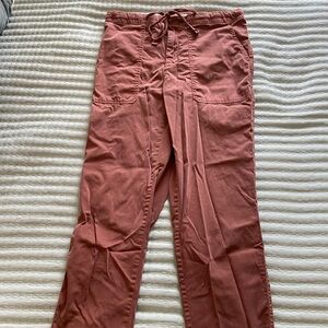 tie pants